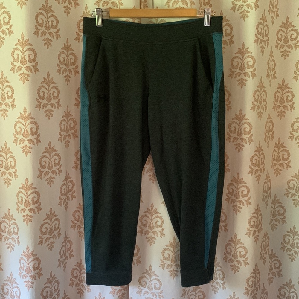 Under Armour workout fitted capris M